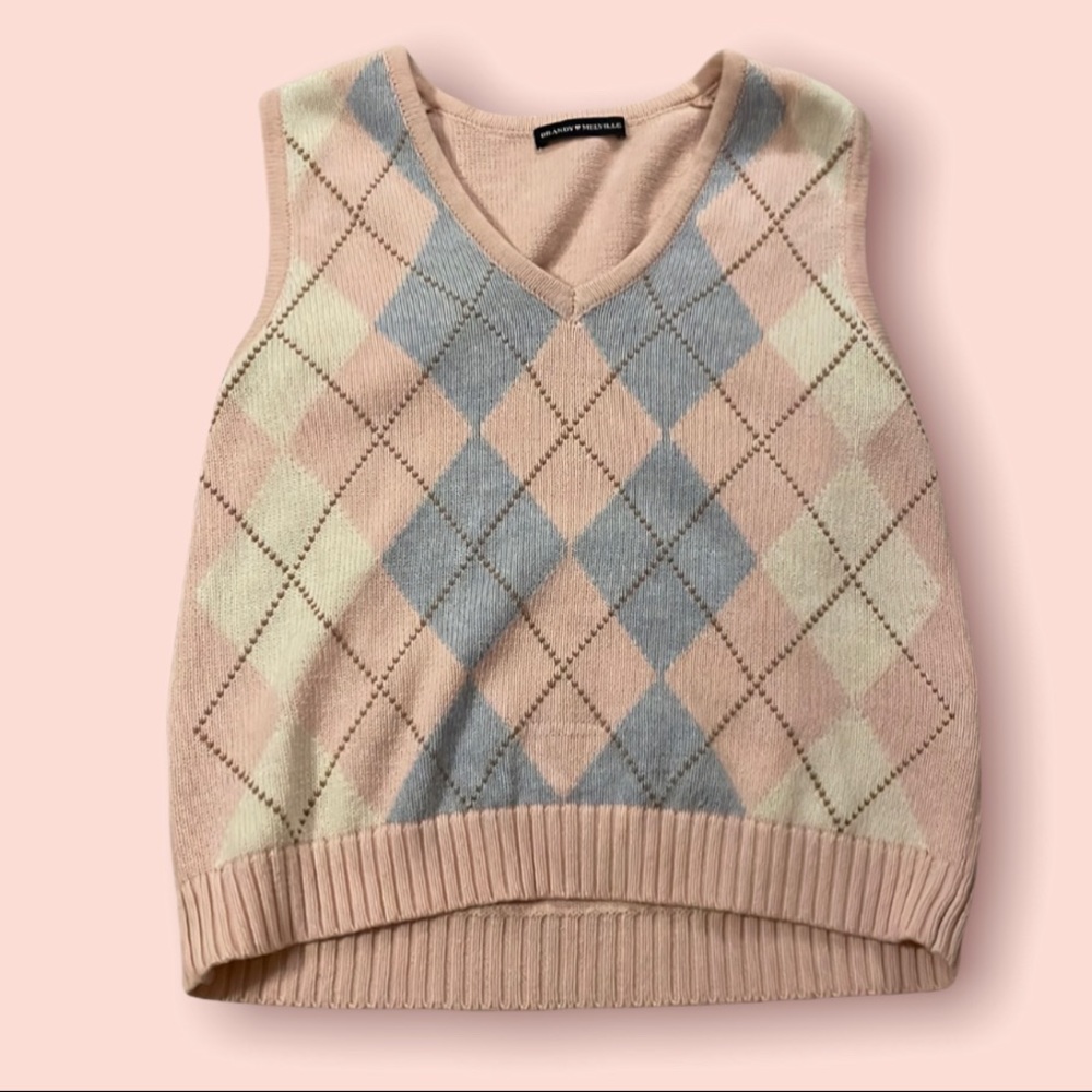 • Cute Brandy Melville Sweater Vest